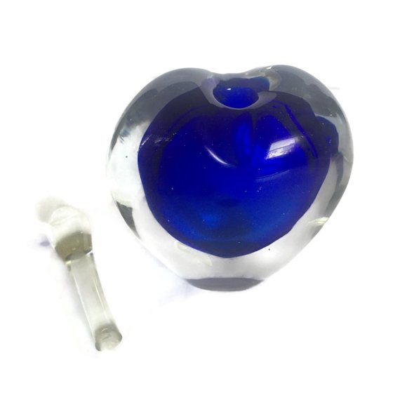 STUDIO ART GLASS Crystal Perfume Bottle Heart Hand Blown Clear over Cobal Blue - Picture 6 of 7